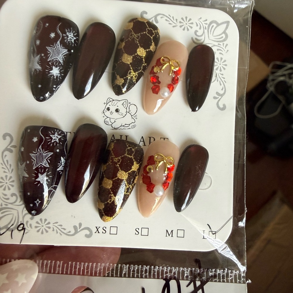 Assorted Press on Nail Sets - Bundle of 12 - Picture 10 of 15